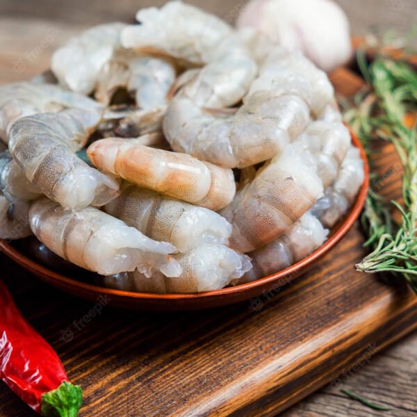 Camarones ecuatorianos tamaño mediano crudo con cáscara